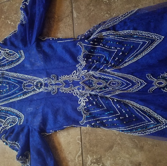 Beautiful blue and silver beaded gown - Picture 10 of 12